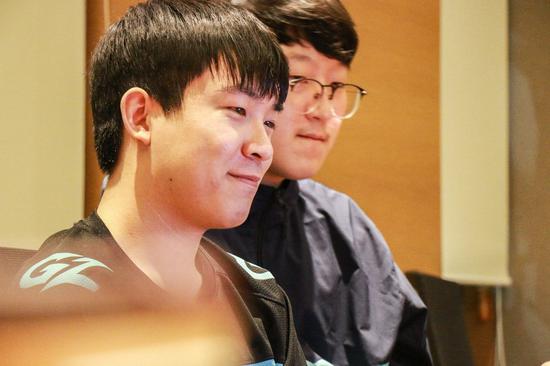 LOL手游为何从3700万下载迅速降温分析